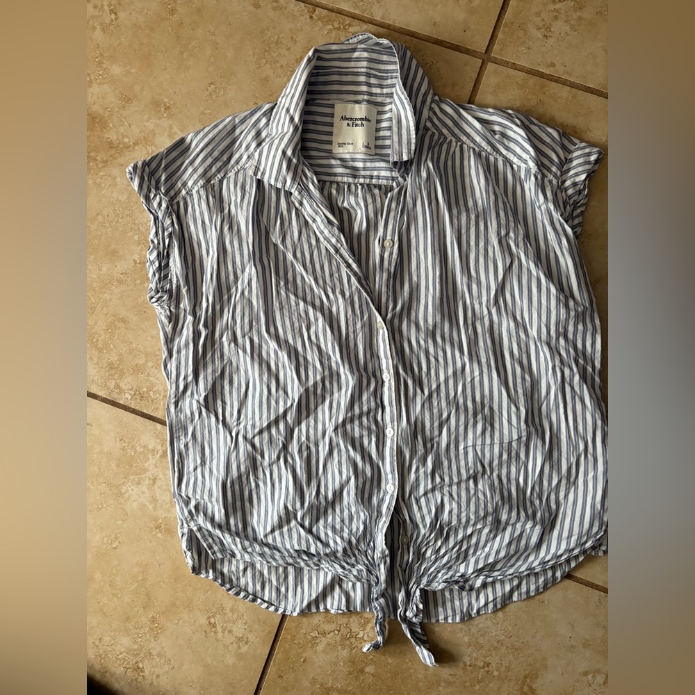 Abercrombie & Fitch striped tie button up